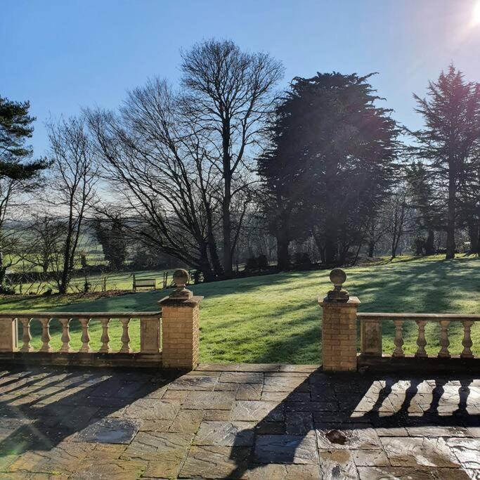 Country Manor House With Indoor Pool And Hot Tub Βίλα Ρότσεστερ Εξωτερικό φωτογραφία