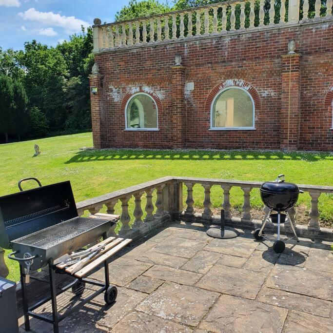 Country Manor House With Indoor Pool And Hot Tub Βίλα Ρότσεστερ Εξωτερικό φωτογραφία